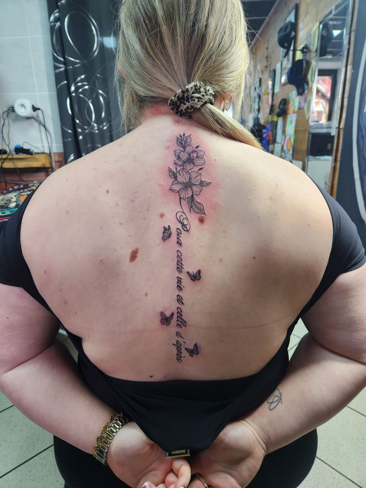 Tatouage pointillisme dot work réalisation 7 — Black Chick Tattoo Tours-en-Savoie