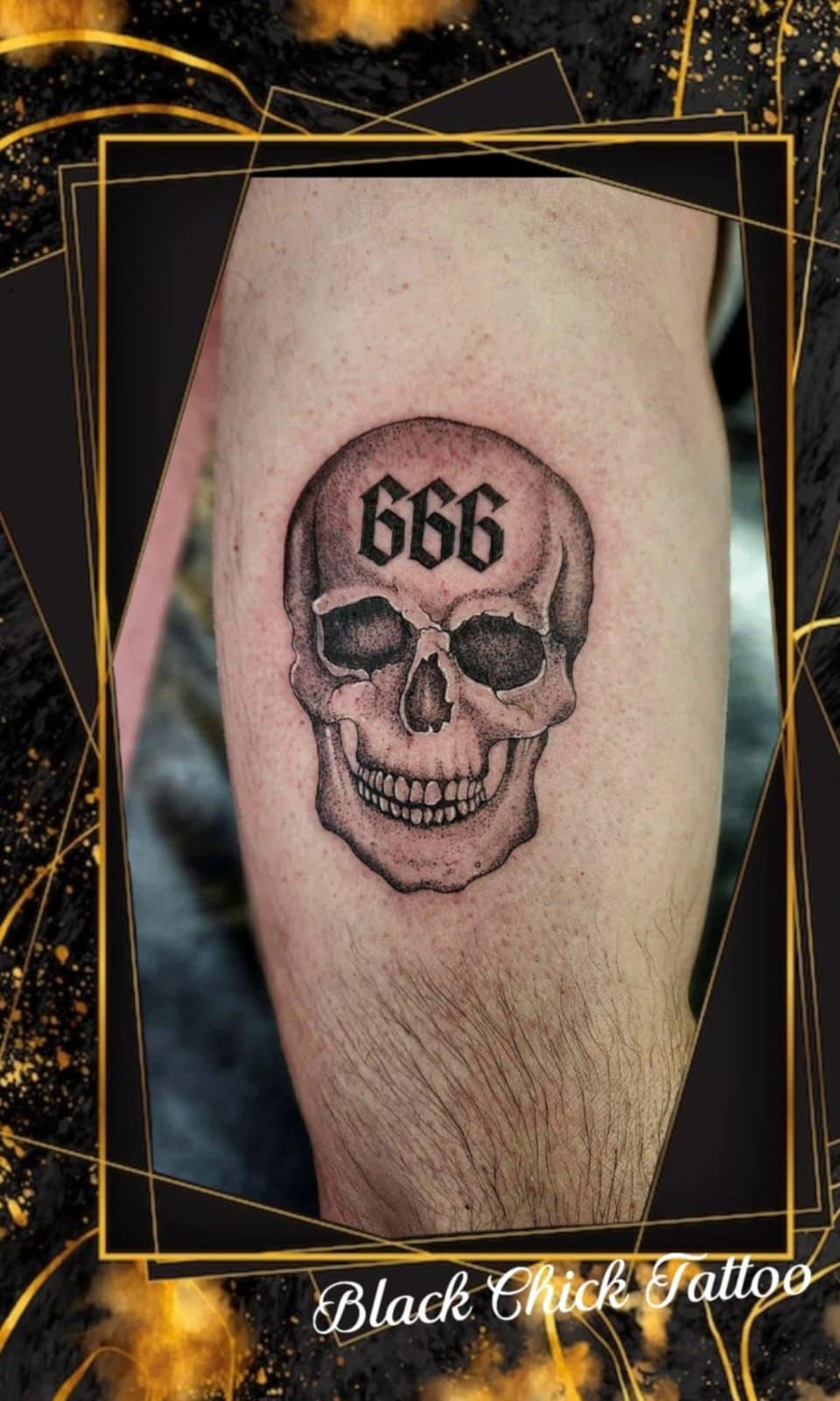 Tatouage pointillisme dot work réalisation 31 — Black Chick Tattoo Tours-en-Savoie