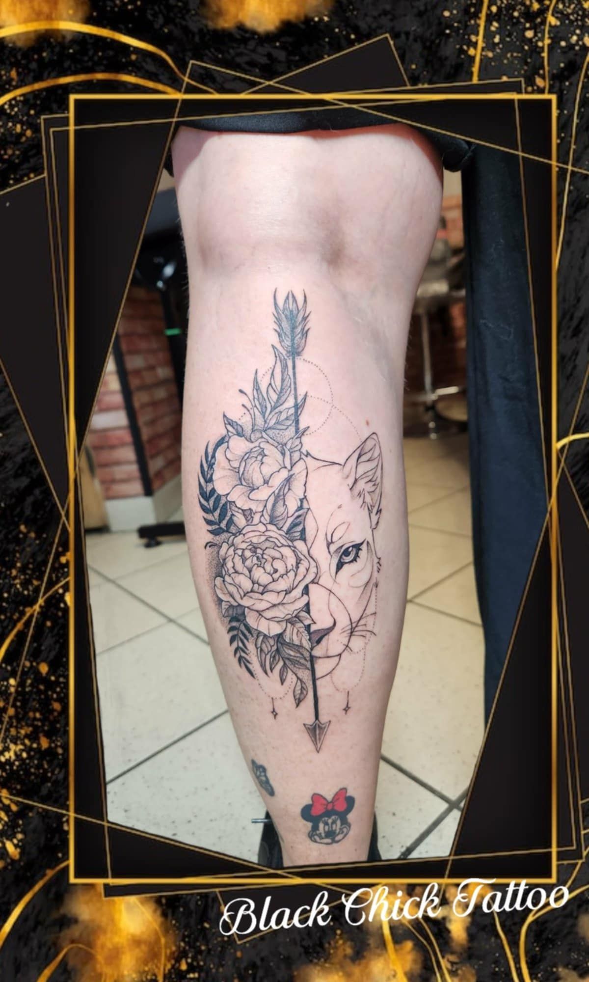 Tatouage pointillisme dot work réalisation 32 — Black Chick Tattoo Tours-en-Savoie