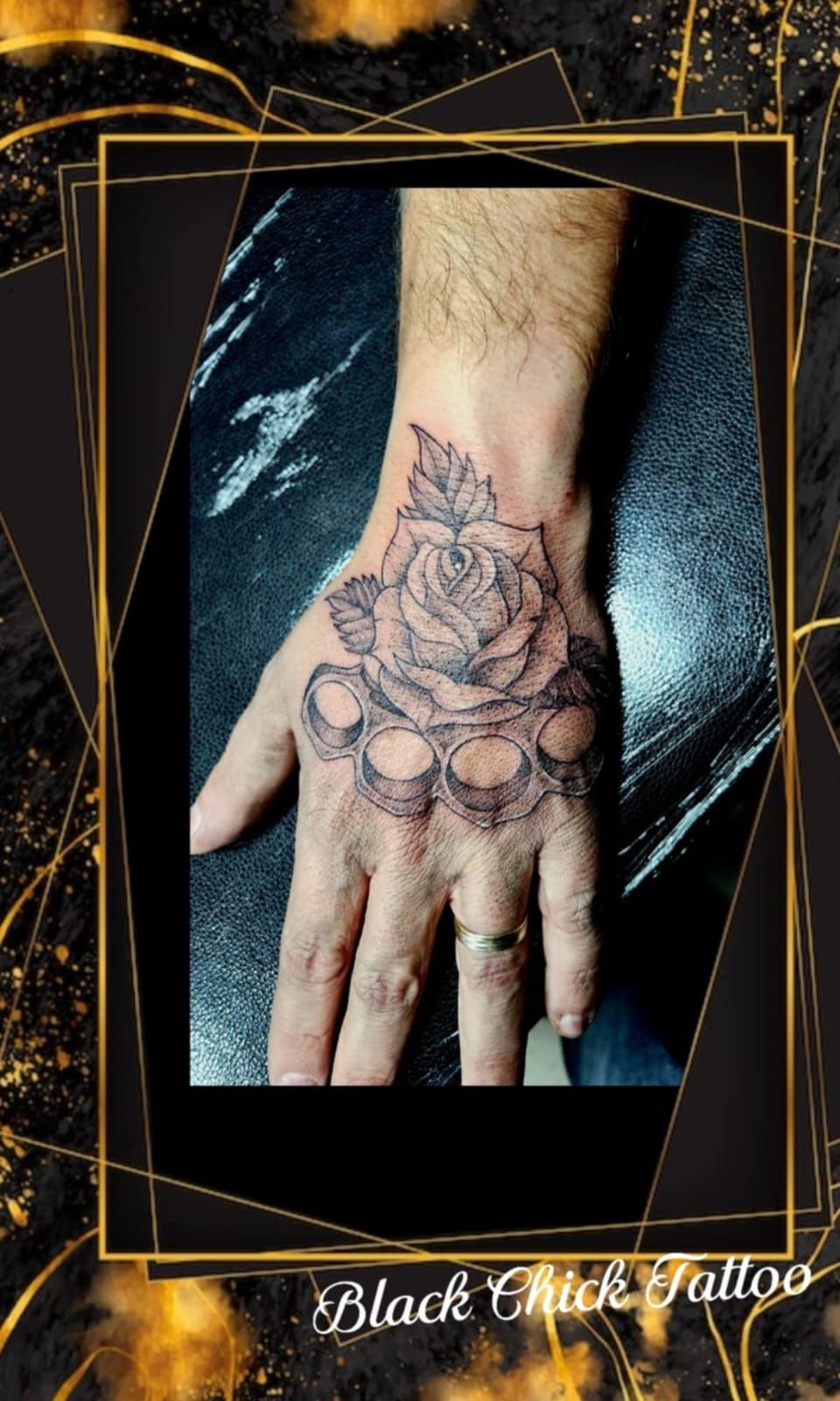 Tatouage pointillisme dot work réalisation 37 — Black Chick Tattoo Tours-en-Savoie