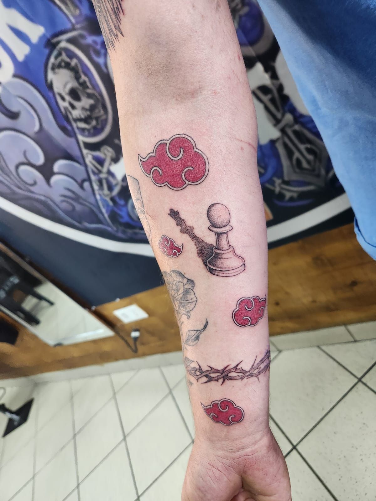 Tatouage pointillisme dot work, réalisation 57 de Black Chick Tattoo à Tours-en-Savoie
